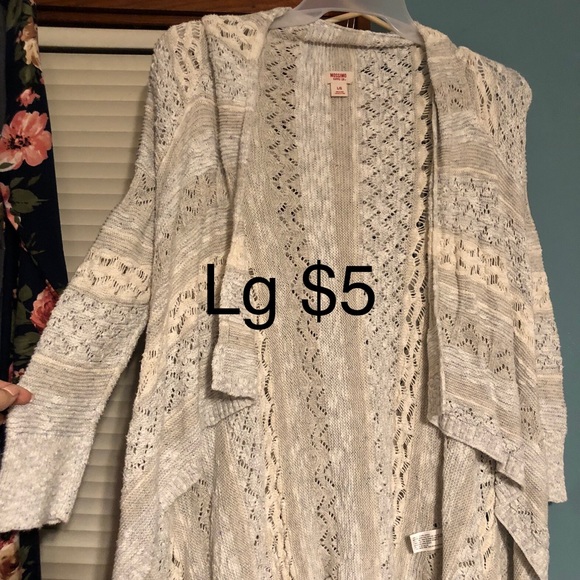 Tops and bottoms - Picture 6 of 15